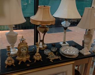 Various table lamps
Mantle clock set