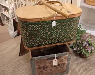 Hawkeye Picnic basket... filled
Bowman Dairy wooden crate