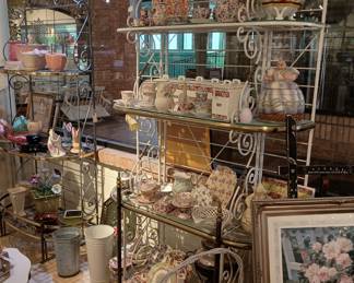 Bakers rack with glass shelves