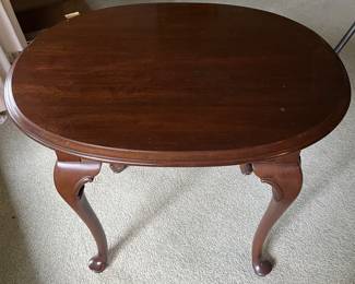 Ethan Allen side/accent table.