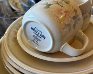Noritake "Ireland" Keltcraft Misty Isle Dish Set