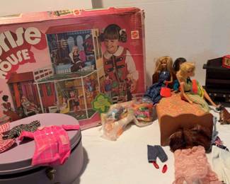 Barbie Suprise House And Barbie Accessories