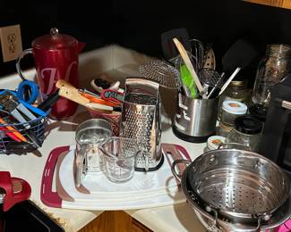 Everyday Kitchen Needs and Loose Utensils