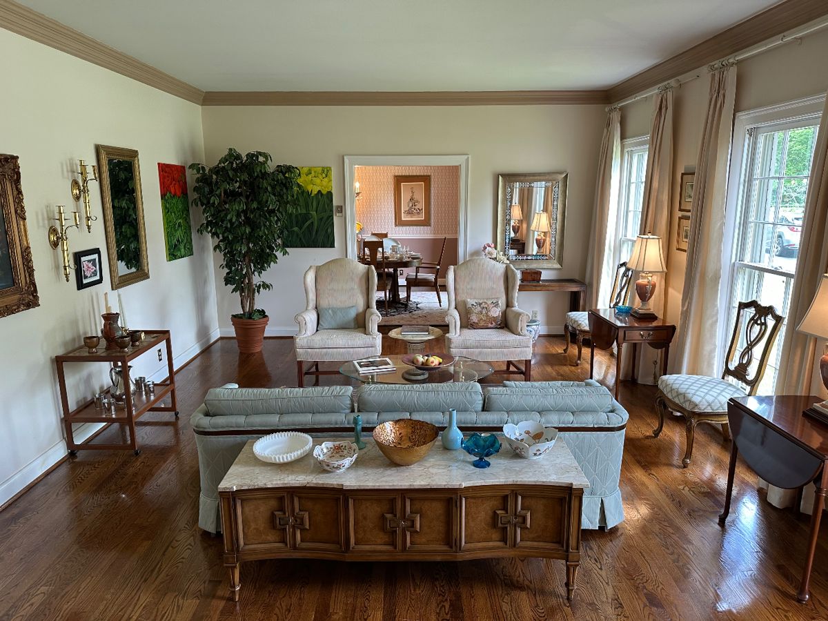 Mid century traditional living room