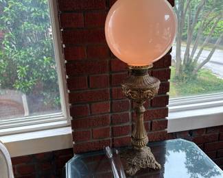 Antique Look Globe Lamp