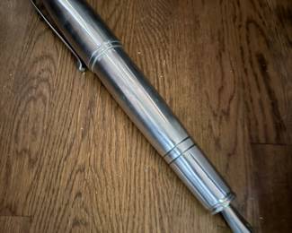Large Fountain Pen Display