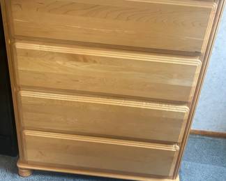 Oak 4 drawer dresser