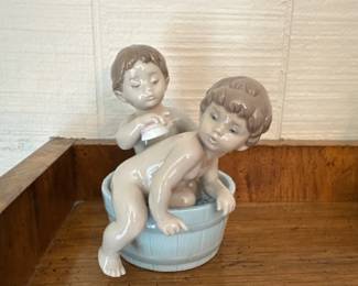 Lladro 6411 Bath Time