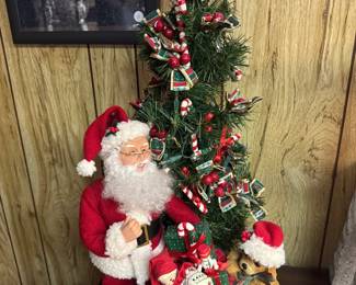 Holiday Creation Vintage 1993 animated Santa Claus with Christmas Tree and Puppy