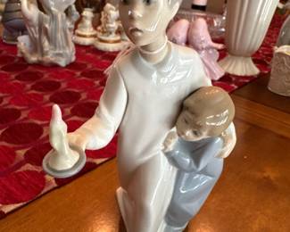 Lladro 487 Boy & Girl Holding Candle