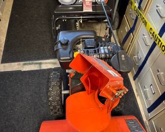 Ariens Professional 32 RapidTrak Snowblower
