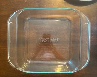 vintage Pyrex 2qt clear 8x8x2 Baking Dish