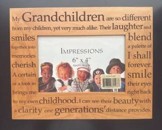 Wooden "Grandchildren" Frame