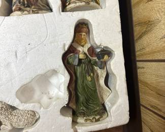 vintage International Silver Co. Christmas Deluxe 10-piece Nativity Boxed Set