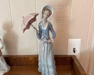Lladro Aranjuez Little Lady with Umbrella