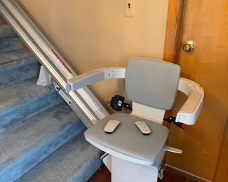 Bruno Elan SRE-3050 Straight Rail Stairlift