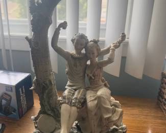 Giuseppe Armani Capodimonte Loving Couple on a Tree Swing Statue