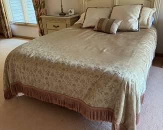 Queen bedroom set