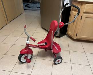 Tricycle for toddler