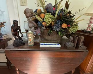Gateleg dropleaf table