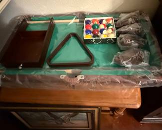 Table top pool
