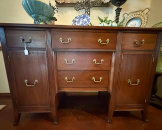 Pretty dresser