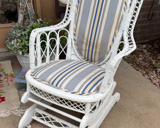 Wicker glider