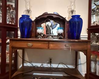 Pretty desk