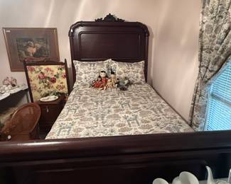 Lovely full sized bed