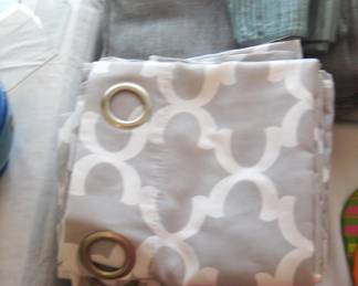 GROMMETT CURTAINS
