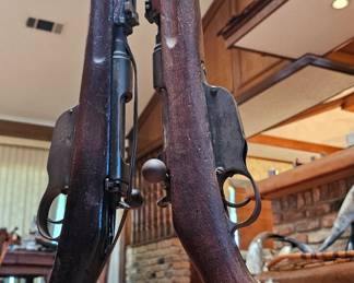 Steyr-Mannlicher M1895 (Infanterie Repetier-Gewenr M.95) 2 long rifle floor lamp. We have four of these unique lamps.