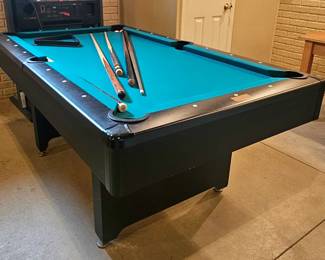 Pool table 6 Ft