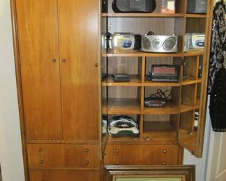 Vintage Stanley Furniture wardrobe (1 piece)