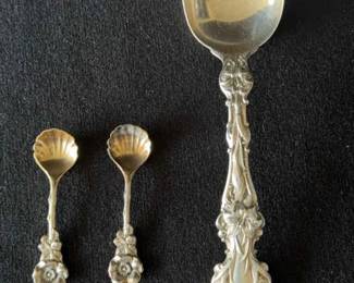 Vintage Sterling Silver Serving Spoon W/ 2~ Reed & Barton ‘Wild Rose’ Salt Spoons