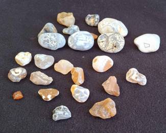 Fun Lot Of Pacific NW Agates, Black & Blue Carnelian Banded