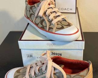 New Coach Barrett Size 5 Woman's Shoes