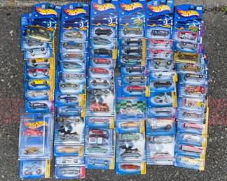 Huge Over 70 HOT WHEELS Lot Metal Toy Cars New In Package * Many 2007 & 2008