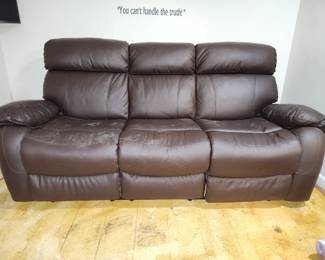 Reclining sofa