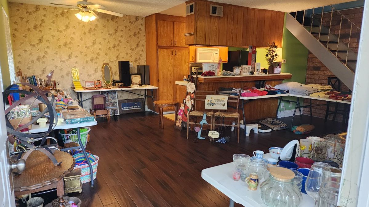 Estate Sale 5607 Relelstok Dr Number 2 Room Pic