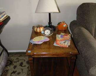 Delightful side table with table lamp