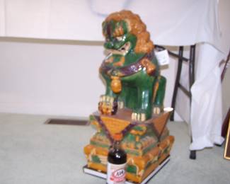 huge old no breaks foo dog