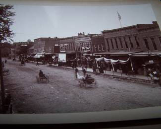 DOWNTOWN STRAUSS FAMILY STORE SIGNS
