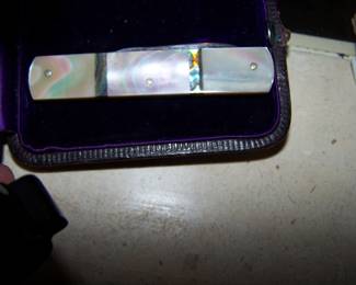 GREAT EARLY MOTHER PEARK KNIFE 