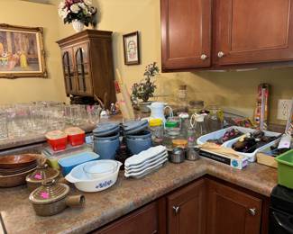 Pyrex and more kitchen items