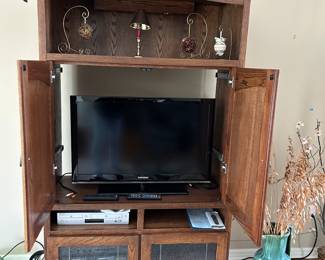 Living Room TV Cabinet w/Samsung TV