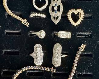 Amazing Contemporary & Antique Fine Jewelry pieces, Many diamond rings, brooches etc.