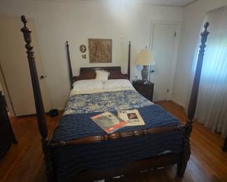 Poster bed with headboard and footboard
