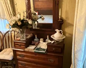 Last bedroom on right - another picture of antique dresser