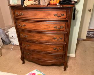 Bedroom - great condition vintage 5 drawer chest