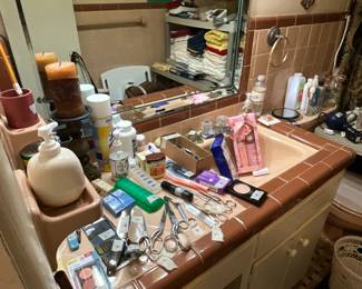 Hall bathroom - miscellaneous